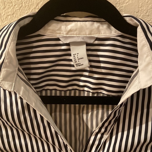 H&M Size 6 Pin Stripe Blouse - Picture 2 of 4